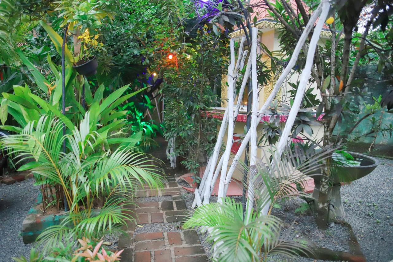 Ruwan Jungle Homestay Mirissa Exterior foto
